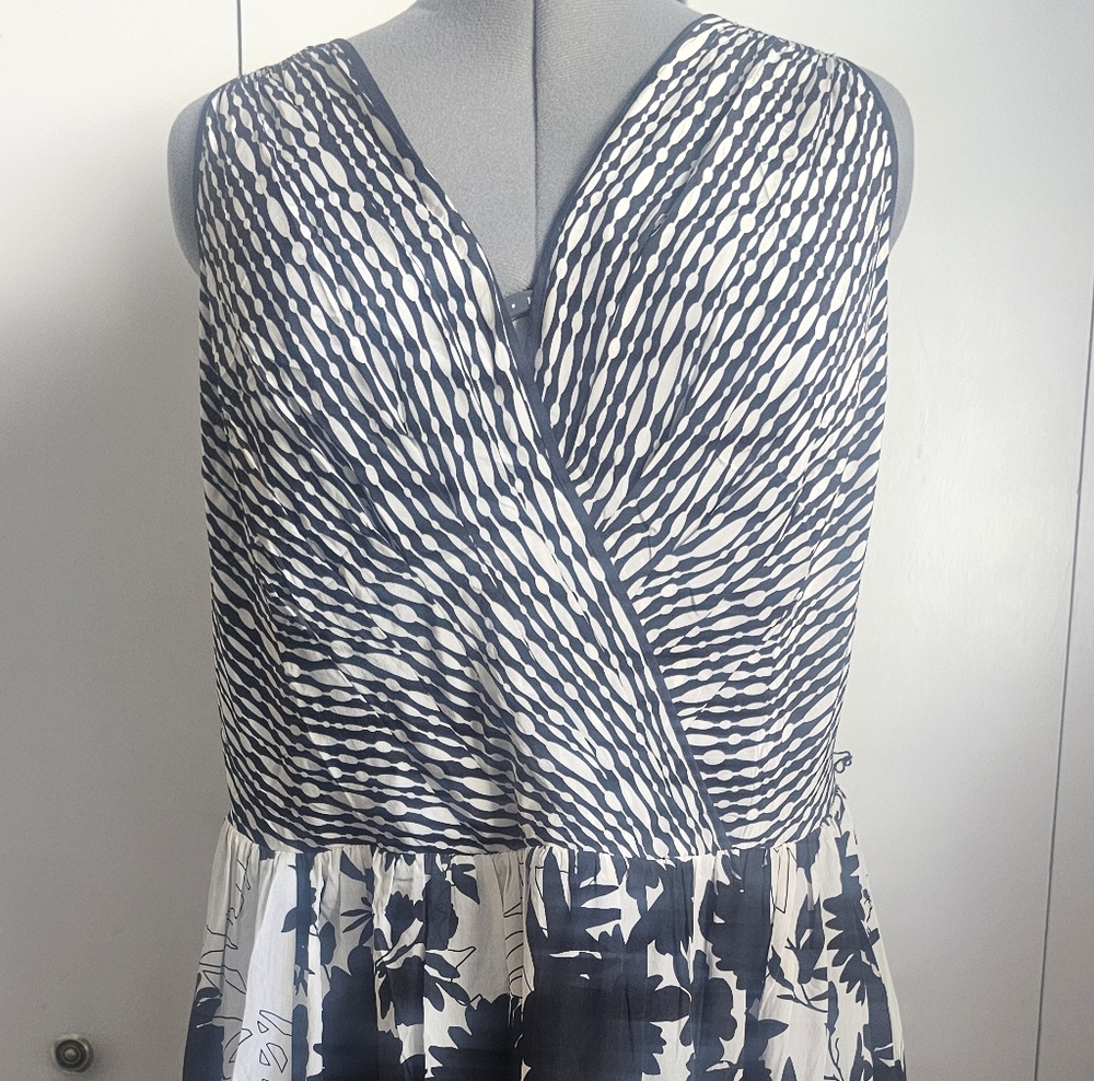 Alfani Black and White Floral Wrap/V Neck Dress Size 16W